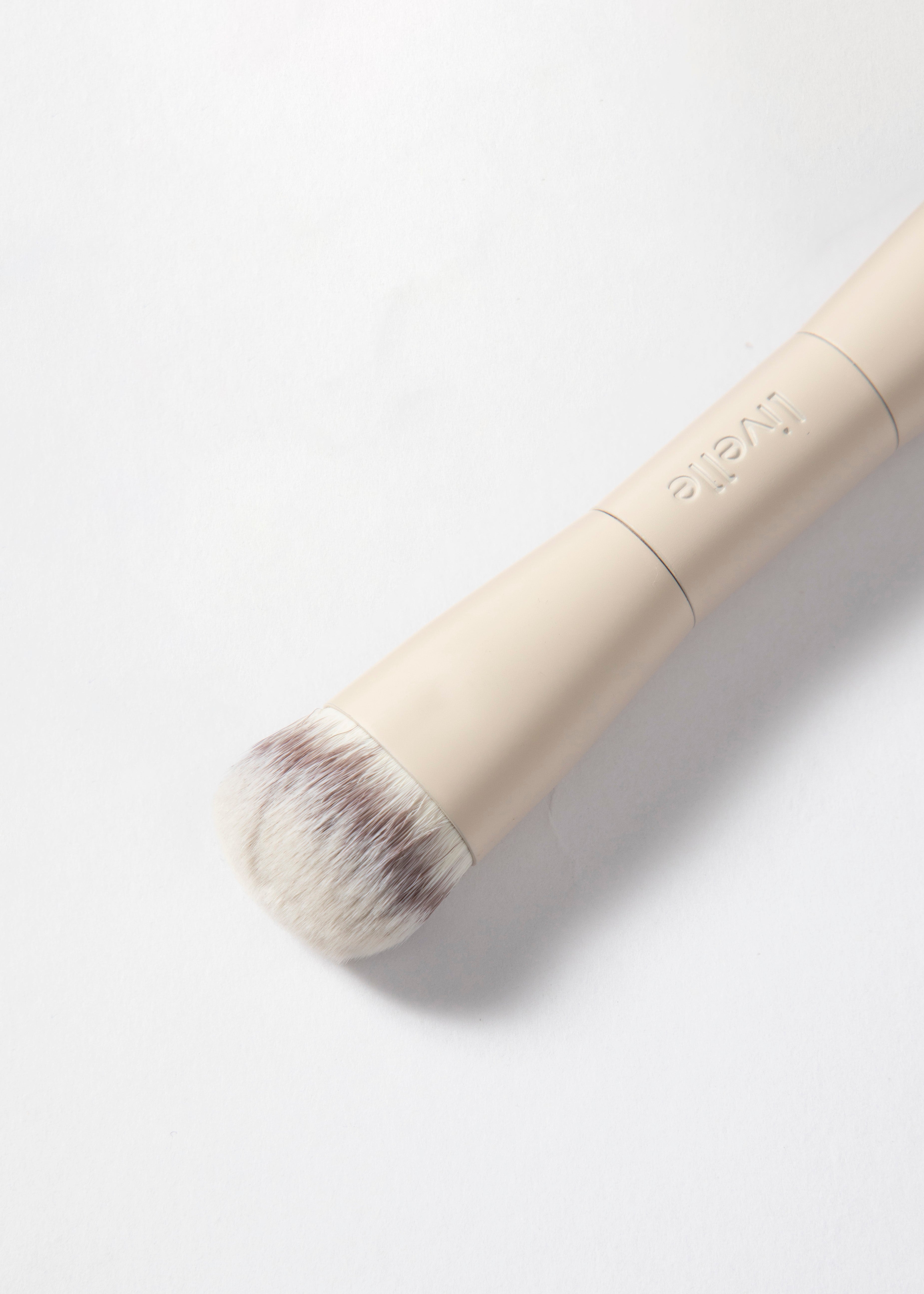 The Dual Blush Brush